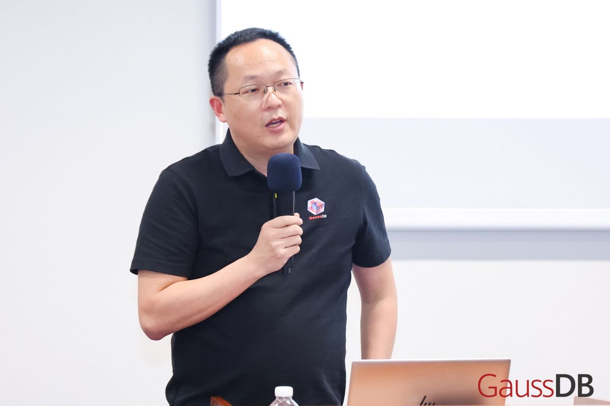 1756794691942493.jpg 演讲特写3.jpg